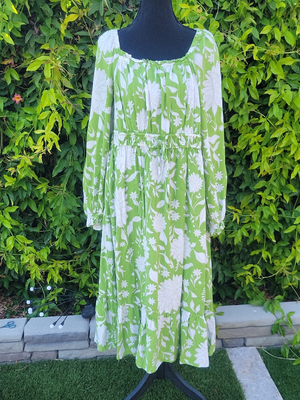 Flowy Long Sleeve Green And White Floral Boho Maxi Dress